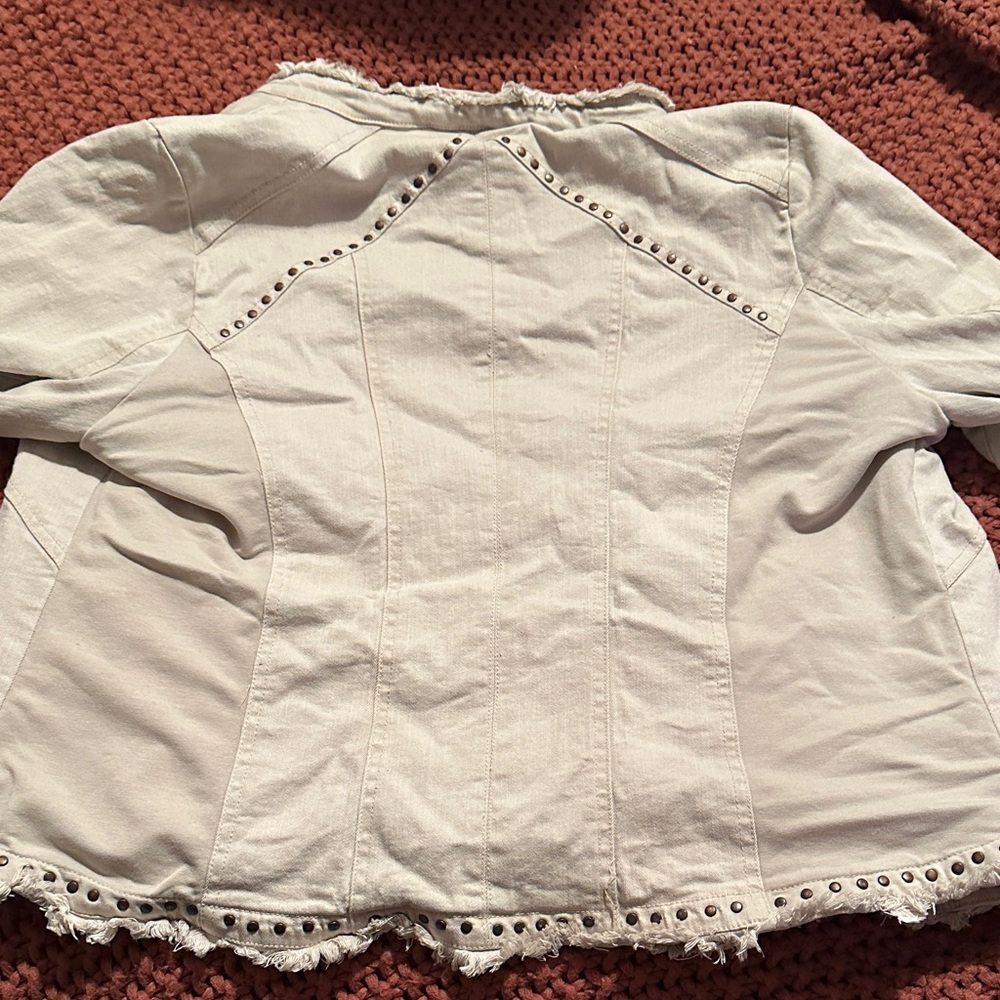Montanaco Women's Cream Jean Jacket - Picture 9 of 9